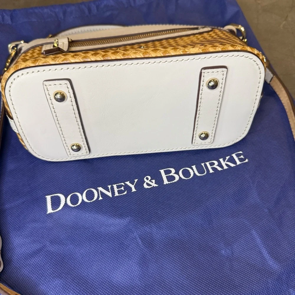 Dooney & Bourke Italian Leather Beacon Woven Domed White & Tan Crossbody Purse - Picture 6 of 9